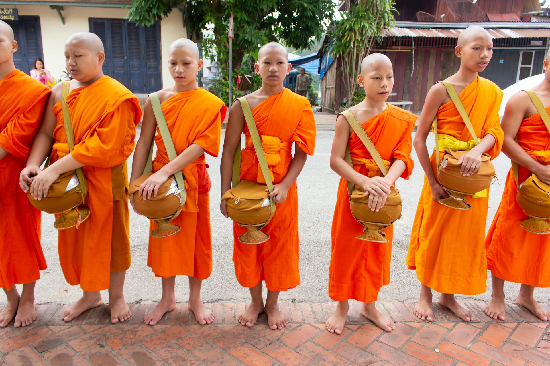 Border Crossing Adventure: Vietnam to Laos 7-Day
